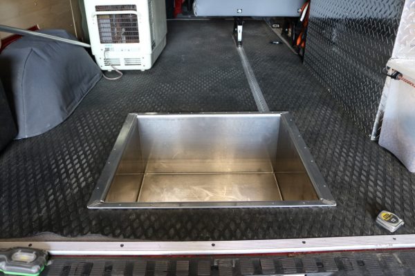 REAR STORAGE TRUNK - SPRINTER (2007+) by VAN COMPASS - Image 3